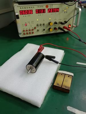 Motor de corriente continua con pincel de 35 mm personalizado sin núcleo 92 Watt 4640 rpm 12 V de alta eficiencia